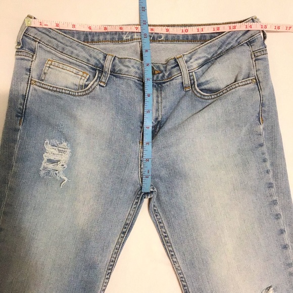 Zara Distressed Jeans - Picture 6 of 8